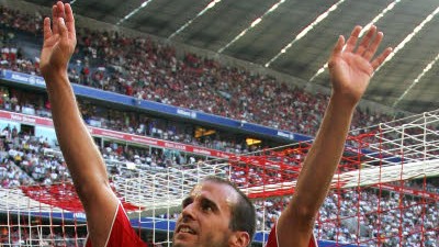 Dritte Liga: 14 Jahre Spieler des FC Bayern, von nun an Trainer der zweiten Mannschaft: Mehmet Scholl, hier bei seinem Abschied am 15. August 2007.