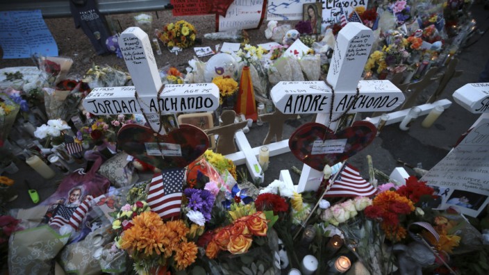 USA: Trauer in El Paso: Kreuze tragen die Namen der Opfer. (Archivbild)