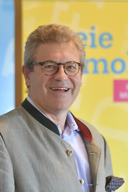 Politik: Der Versicherungsmakler Michael Ritz aus Grünwald zieht als Landratskandidat für die FDP in den Wahlkampf. Ein Schwerpunkt soll dabei der Kampf für bezahlbares Wohnen sein.