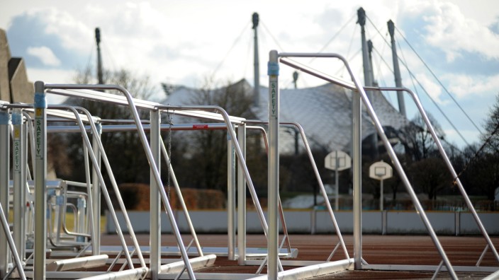 Abgestellte Tore am ZHS Sportplatz im Münchner Olympiapark, 2018