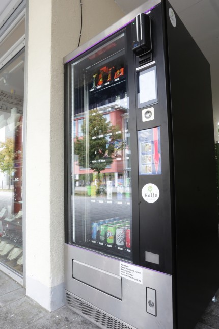 Automat in Neufahrn: Seit Montag steht ein neuer Cannabis-Automat in Neufahrn. Die Polizei will prüfen, ob das alles legal ist.