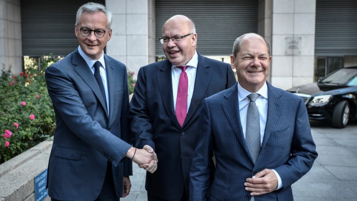 Wirtschaftspolitik: Bruno Le Maire macht den Job in Personalunion, Peter Altmaier und Olaf Scholz teilen sich die Verantwortung (von links).