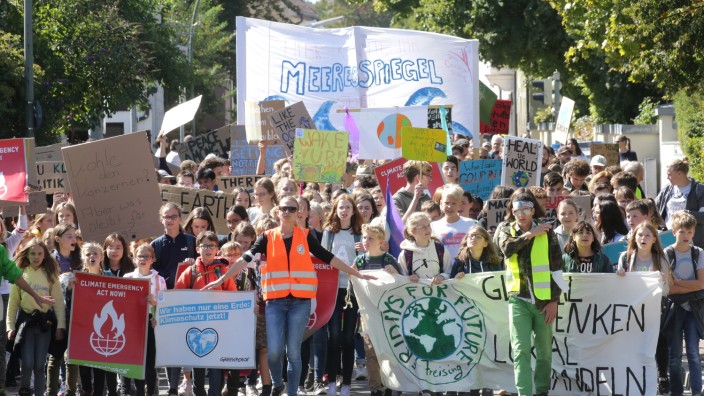 Klimademo in Freising: Am weltweiten Klima-Protesttag gingen auch in Freising Menschen auf die Straße, insgesamt 1800 - ein Rekord