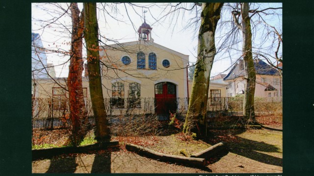 Laim: Aus der Traum: Die Glockengießerei Oberascher (links) ist ihren Denkmaltitel los. Die dazugehörige Villa (rechts) hatte ihn nie und wurde bereits abgerissen.