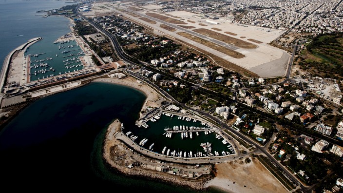 Griechenland: Drei Mal so groß wie Monaco: der alte Athener Flughafen.