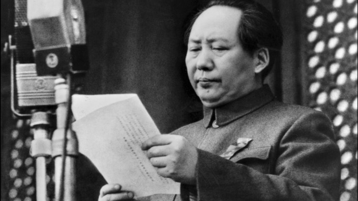 70 Jahre Volksrepublik China: Wie alles begann: Chinas KP-Chef Mao Zedong erklärt am 1. Oktober 1949 die Gründung der Volksrepublik China.