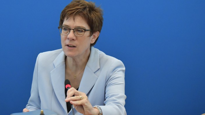 CDU: CDU-Chefin und Verteidigungsministerin Annegret Kramp-Karrenbauer.