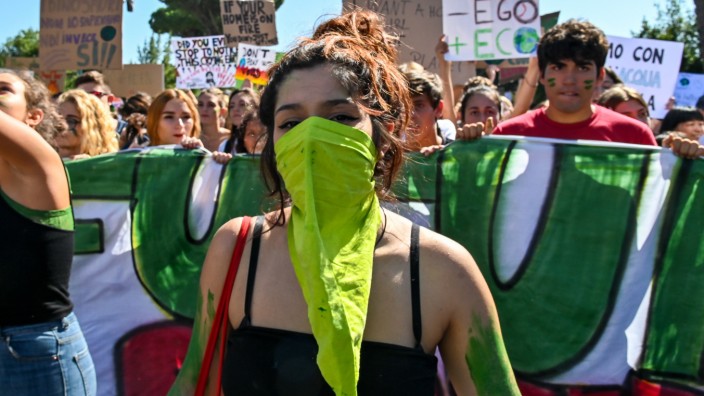 Italien: Junge Demonstrantin bei „Fridays for future“ in Rom.