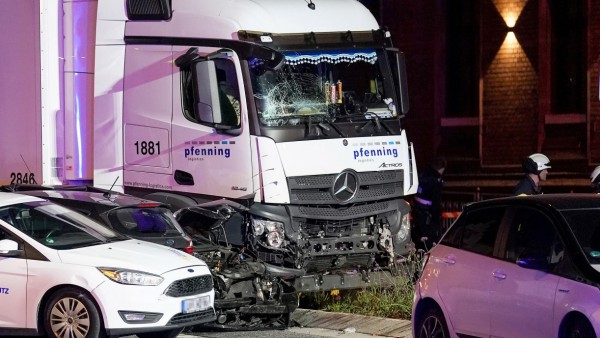 German police investigate truck crash with several injured