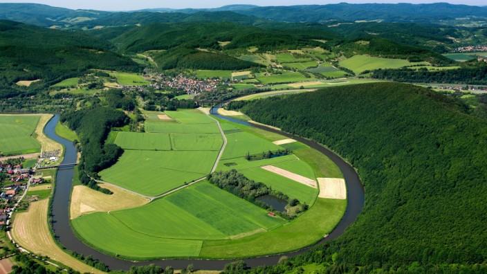 Der Fluss Werra in der Gemeinde Lindewerra im Bundesland Thüringen