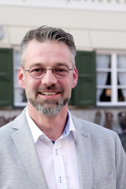 Bad Tölz: SPD-Bürgermeisterkandidat Michael Ernst sprach sich selbst für das Areal an der Arzbacher Straße aus.