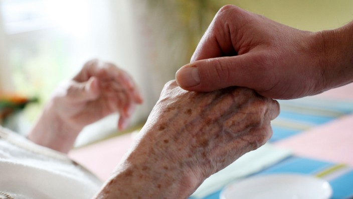 Eigenanteile für Pflegeheimbewohner in NRW weiter am höchsten