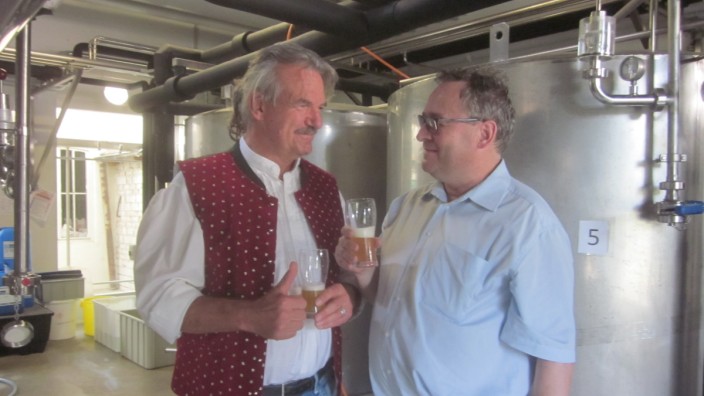 SZ-Serie: Bier von hier, Folge 12: Thomas Kulle (links) und Stefan Handke probierten das Bier erstmals 2016.