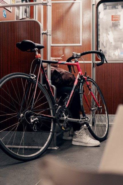 Serie: Werkstatt Demokratie: Fahrrad oder U-Bahn statt Auto - in der Stadt wäre das mal ein guter Anfang.