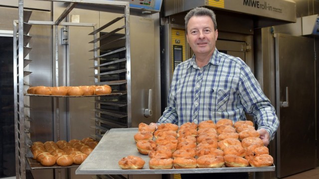 Bäckerei Fleck: Rainer Fleck in der Backstube. Zum 31. Oktober übergibt er den Betrieb in neue Hände.