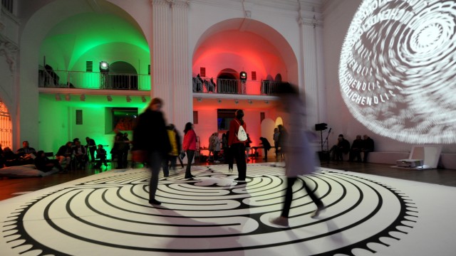 Lange Nacht der Museen: In der Karmeliterkirche erwartete die Besucher eine Labyrinth-Installation.