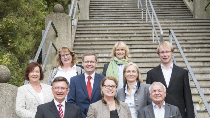 Kommunalwahl: Landratskandidaten Chistiane Kern (u. Mitte) mit den ersten acht Kandidaten der SPD-Kreistagsliste.