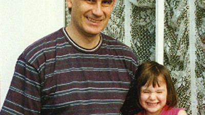Winnenden und die Folgen: Mick North gemeinsam mit seiner Tochter, die 1996 bei dem Schulmassaker in Dunblane ums Leben kam.