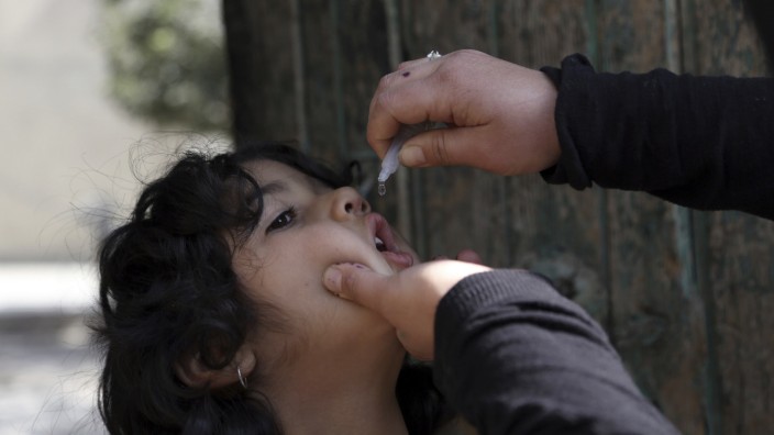 Globale Gesundheit: In Kind in Kabul erhält die Polio-Impfung. In Afghanistan treten noch immer Fälle auf.