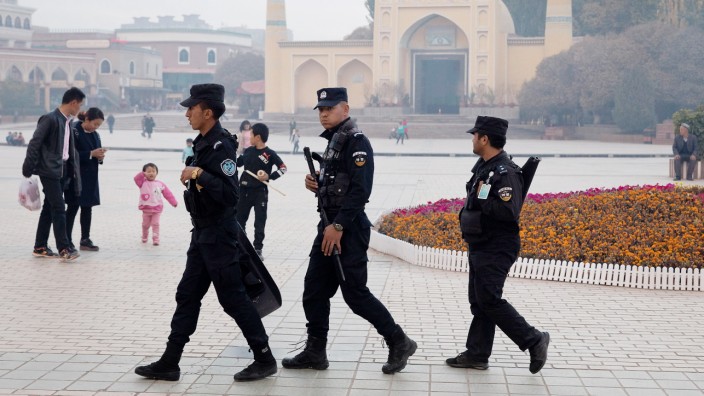 Uiguren in China: Chinesische Polizisten patrouillieren in Kashgar.
