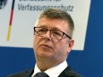 Verfassungsschutzpräsident Thomas Haldenwang bei einer Pressekonferenz
