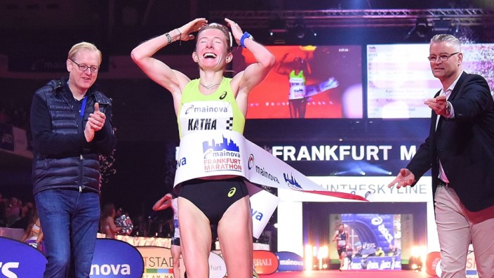 27.10.2019, xhbx, Leichtathletik Marathon, 38. Mainova Frankfurt Marathon emspor, v.l. Katharina Steinruck (DFL/DFB REG