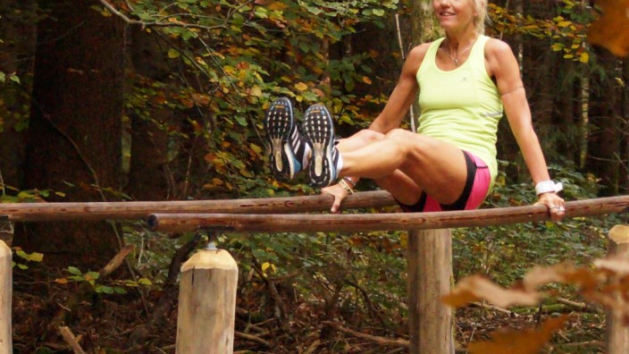 Kraillinger Parcours: Die Kraillinger Langstreckenläuferin Ulrike Mayer-Tancic trainiert regelmäßig mit ihrer Laufgruppe am Wald-Sport-Pfad.
