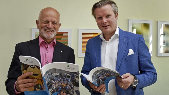 Fürstenfeldbruck: Ein Bild aus guten Zeiten: Aufsichtsratschef und OB Erich Raff (links) und Enno Steffens im Jahr 2017.