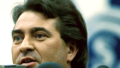 Fußball: Interview mit Eichberg: Günter Eichberg war von 1989 bis 1993 Präsident des FC Schalke 04. Unter seiner Regie kehrte der Klub in die Bundesliga zurück, häufte aber auch Schulden an.