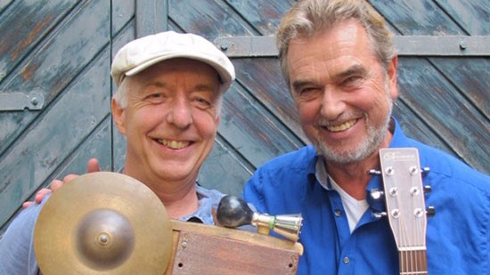 Ismaning: Hanns Meilhammer und Rolf Schicha haben als "Alleskönner" ungewöhnliche Instrumente dabei.