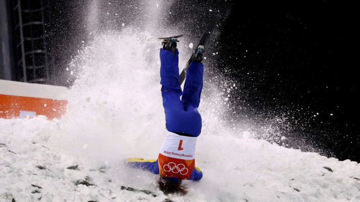 Olympische Winterspiele 2018: Sturz der Freestyle-Fahrerin Xu Mengtao aus China