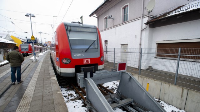S-Bahn-Ausbau: Erst am Bahnhof Ebersberg können die Züge einander wieder aus dem Weg fahren.