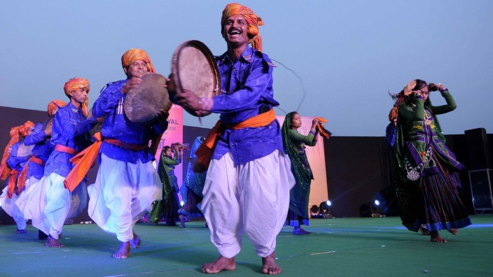 NEW DELHI INDIA FEBRUARY 15 Indigenous tribal people from various parts of India participate at