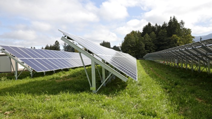 Innovatives Projekt: Fotovoltaik-Freiflächenanlagen wie hier in Penzberg könnte es auch auf Gräfelfinger Gebiet geben.