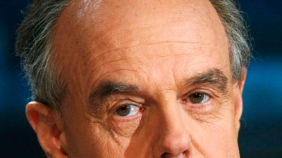 Frankreich: Minister in Bredouille: Der französische Kulturminister Frédéric Mitterrand gesteht ein, Fehler gemacht zu haben.
