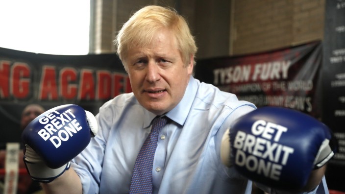Boris Johnson beim Wahlkampf in Manchester 2019