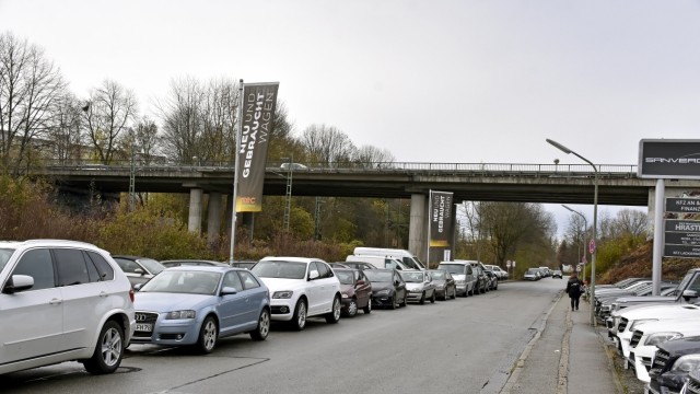 Verkehr Fürstenfeldbruck: Die Überführung der Kreisstraße 11 Puchheim ist ebenfalls Ziel der Umbauarbeiten.