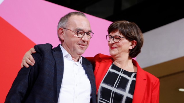 Koalition: 53,06 Prozent: Norbert Walter-Borjans und Saskia Esken setzten sich bei der SPD-Parteibasis durch.