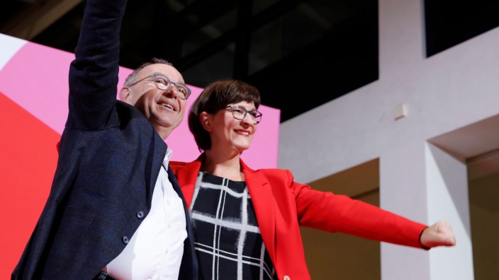 SPD: Norbert Walter-Borjans und Saskia Esken nach der Wahl zum SPD-Vorsitz
