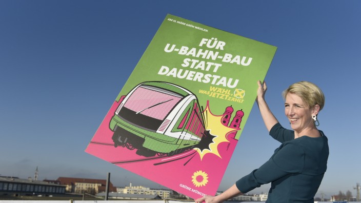 Kampagne für die Kommunalwahl 2020: Grüner Slogan vor winterblauem Himmel: Katrin Habenschaden will im März 2020 die erste Münchner Oberbürgermeisterin werden.