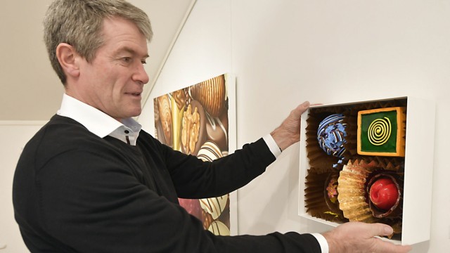 Bildende Kunst: Holger Weinstock, Geschäftsführer der Galerie Kersten in Brunnthal, hat zu Weihnachten bewusst ein leichtes Thema für die Ausstellung gewählt.