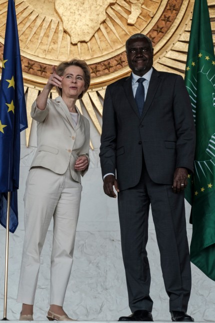 EU: U-Kommissionschefin Ursula von der Leyen mit ihrem AU-Kollegen Moussa Faki Mahamat.