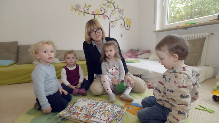 Grünwald: Wer wie Kerstin Utecht als Tagesmutter arbeiten möchte, muss davor eine 160-Stunden-Ausbildung absolvieren.