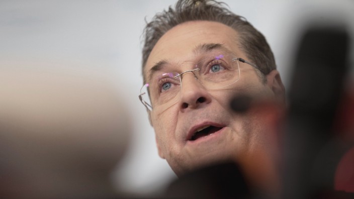 Österreich: FPÖ-Politiker Heinz-Christian Strache bei einer Pressekonferenz 2019