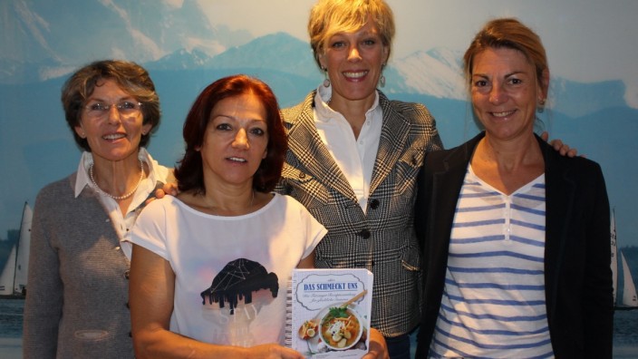 Ernährung im Alter: Jutta Witzenhausen-Rommel, Heidi Krämer, Annette Kerckhoff und Bettina Goderbauer (von links) haben die Rezeptsammlung zusammengestellt.