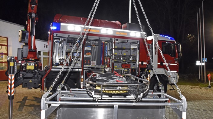 Olching: Als große Entlastung bezeichnet Feuerwehrkommandant Josef Gigl den nun vorgestellten Rüstwagenkran.