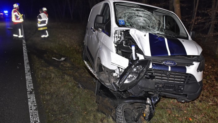 Althegnenberg: Tödlich verletzt wurde ein Rollerfahrer beim Aufprall auf einen Kleintransporter.