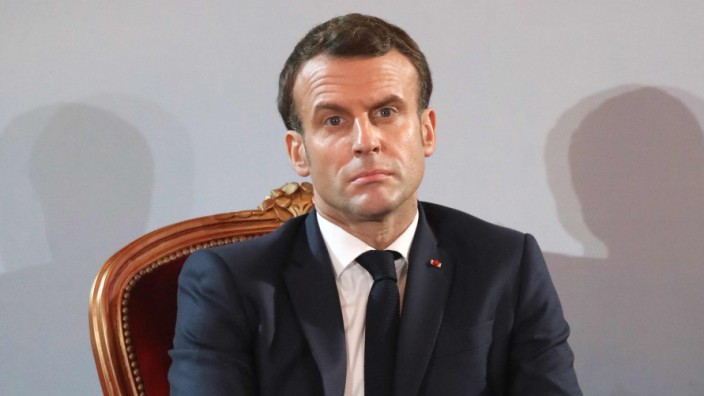Rentenstreit: Emmanuel Macron bei einem Besuch in Westafrika