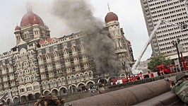 Hotel Taj Mahal in Mumbai nach den Anschlägen; dpa