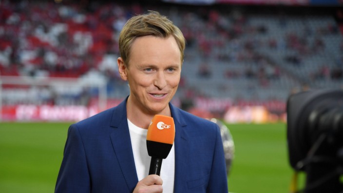"Markus Lanz" über die Fußball-WM: "Der Fußball wurde gekauft, aber der Fußball hat sich auch kaufen lassen", stellte der ZDF-Sportreporter Jochen Breyer in der Talkshow "Markus Lanz" fest.